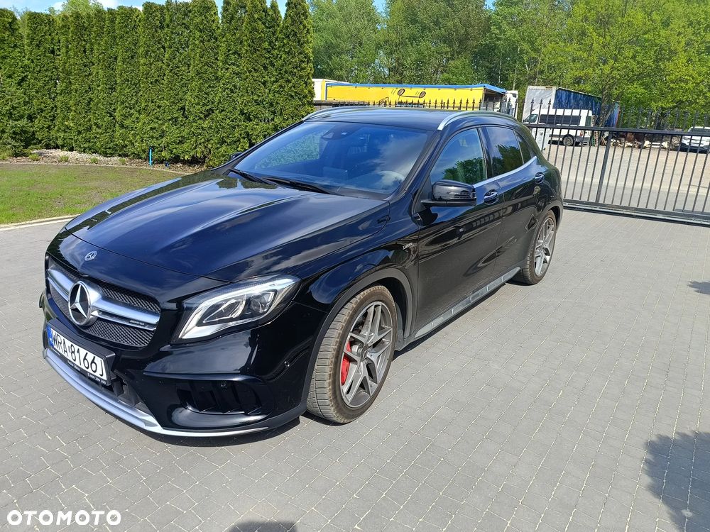 Mercedes-Benz GLA - 1