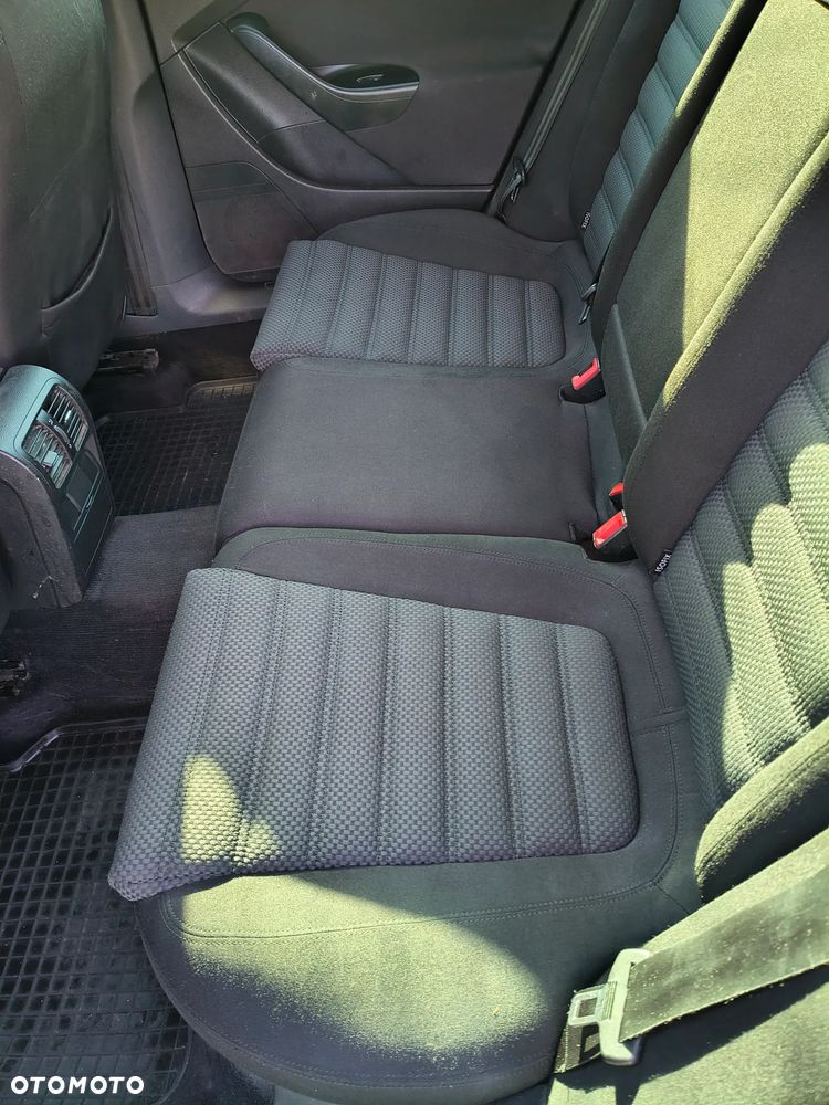 Volkswagen Passat 1.6 Sportline - 5