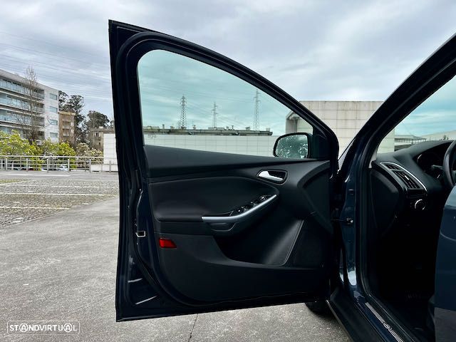 Ford Focus 1.0 EcoBoost S&S Titanium - 29