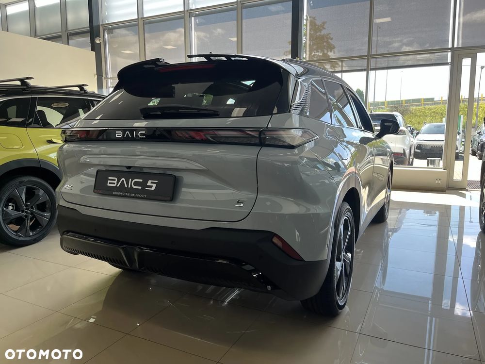 BAIC 5 - 5