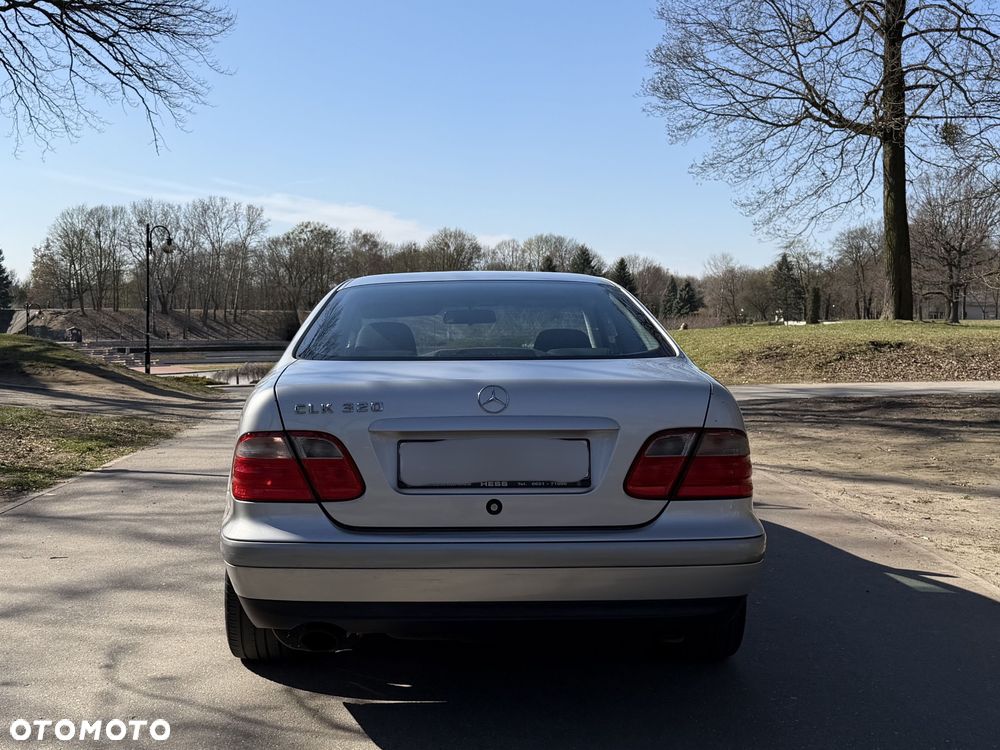 Mercedes-Benz CLK - 9