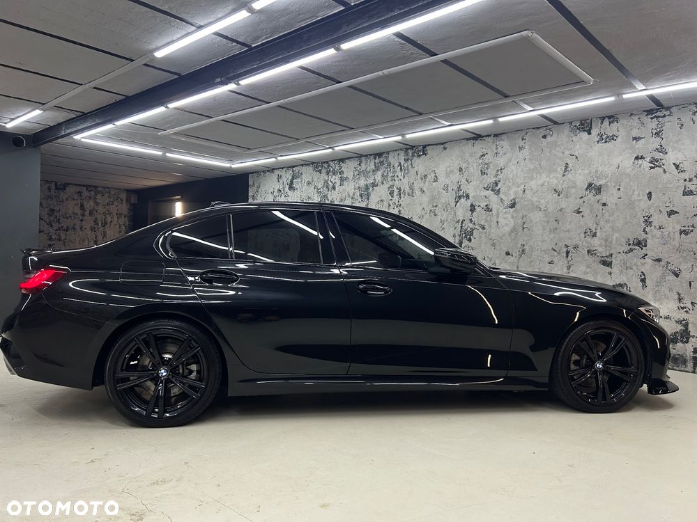 BMW Seria 3 330i M Sport - 10