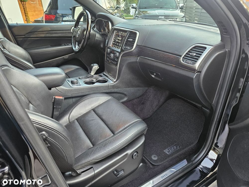 Jeep Grand Cherokee - 19