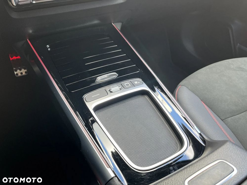 Mercedes-Benz GLB - 17