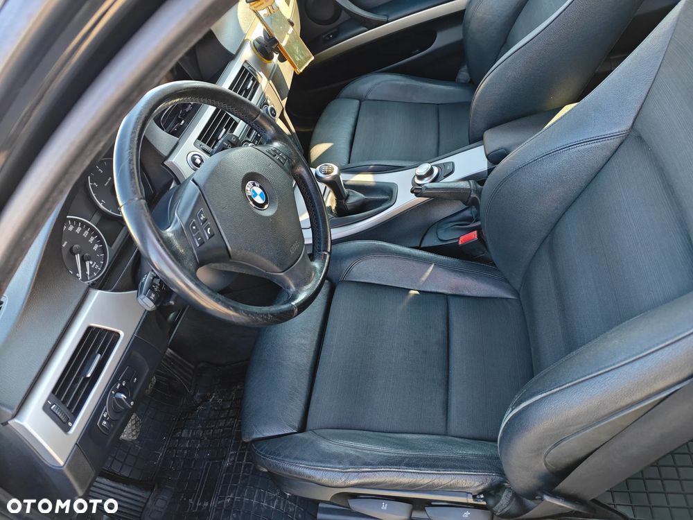 BMW Seria 3 320d - 4