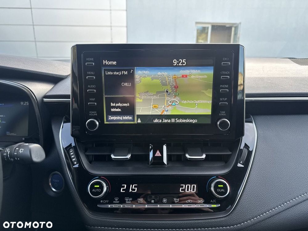 Toyota Corolla 2.0 Hybrid Comfort - 24