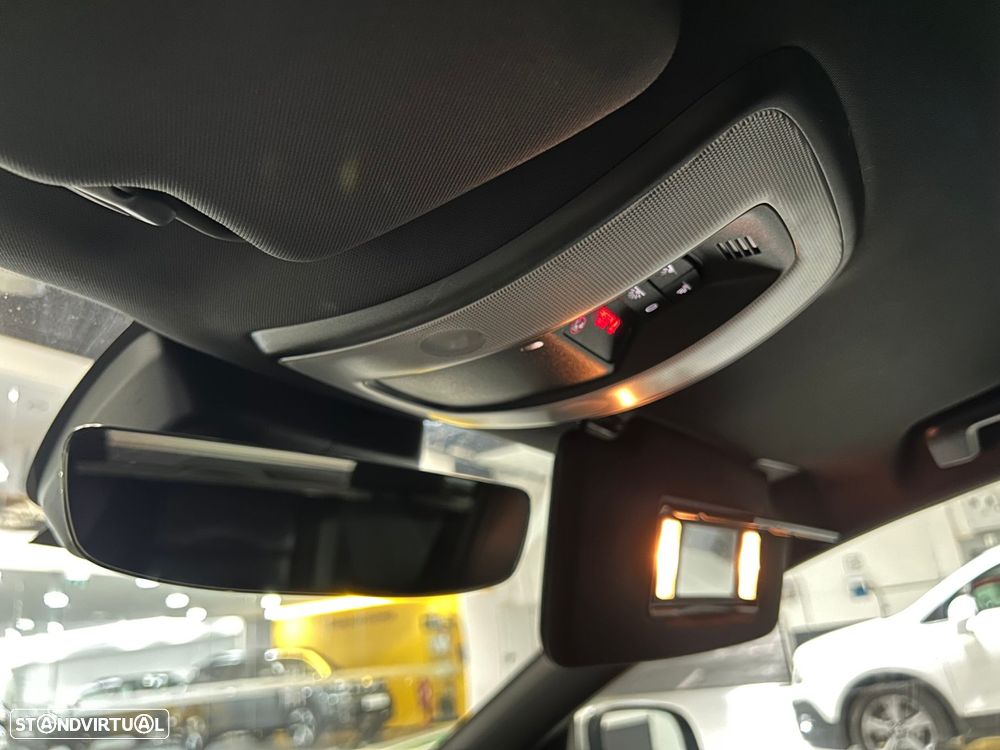 Volvo V60 2.0 D3 R-Design - 44