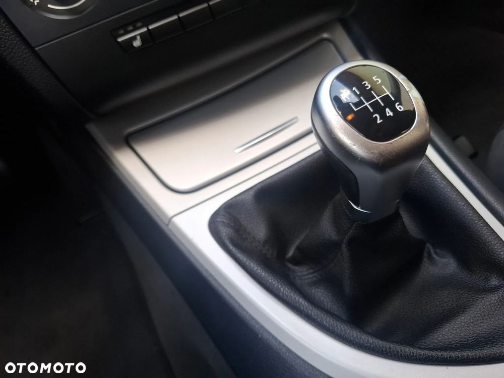BMW Seria 1 118i - 27