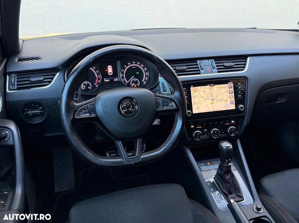 Skoda Octavia 2.0 TDI DSG RS - 10