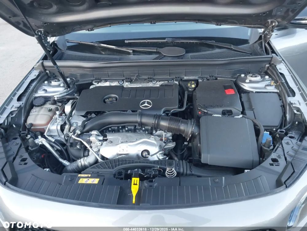 Mercedes-Benz GLB 250 4-Matic AMG Line 8G-DCT - 13
