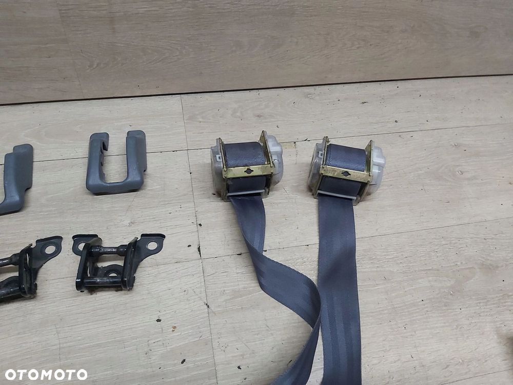 Toyota Rav4 II XA20 pas tył tylny lewy prawy mocowanie fotela VAN 01-03 r - 16