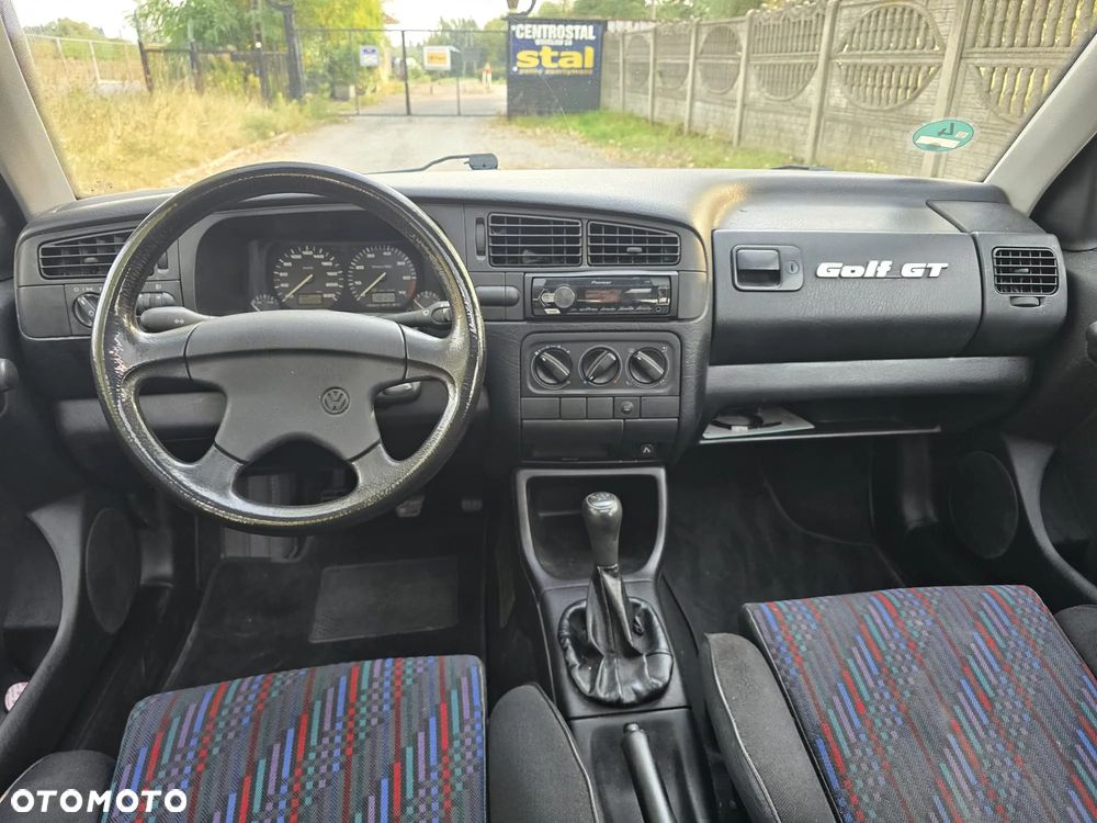 Volkswagen Golf 1.8 GTI - 7
