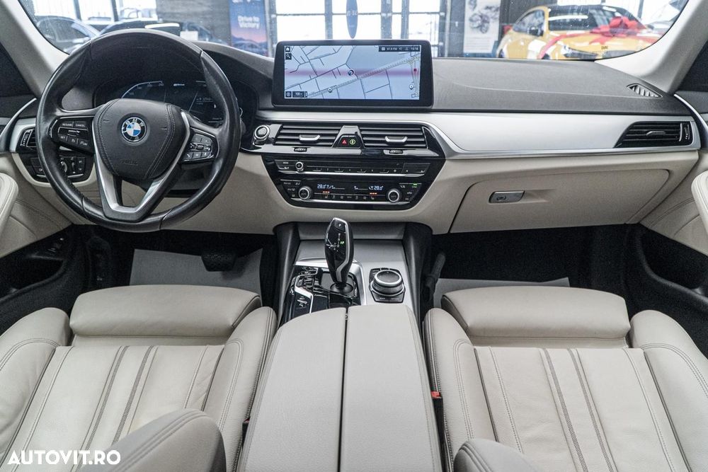 BMW Seria 5 520e Aut. Luxury Line - 30