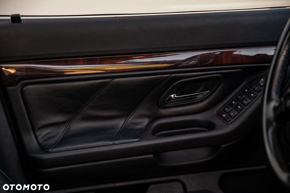 BMW Seria 7 740i V8 - 14