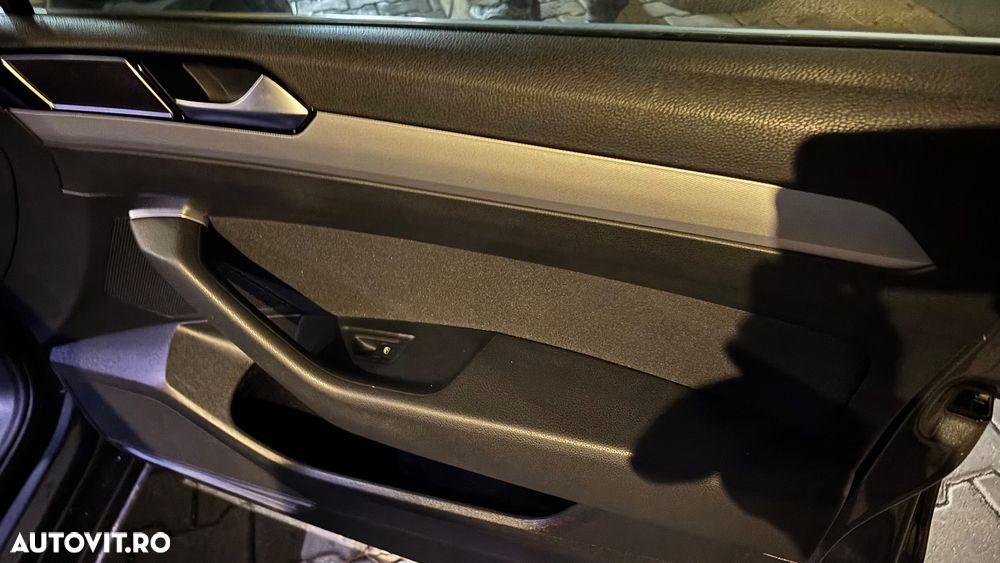 Volkswagen Passat Variant 2.0 TDI Highline - 11