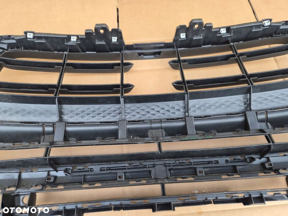 kratka zderzaka przedniego porsche macan 95b ii lift oryginał ładny stan - 9