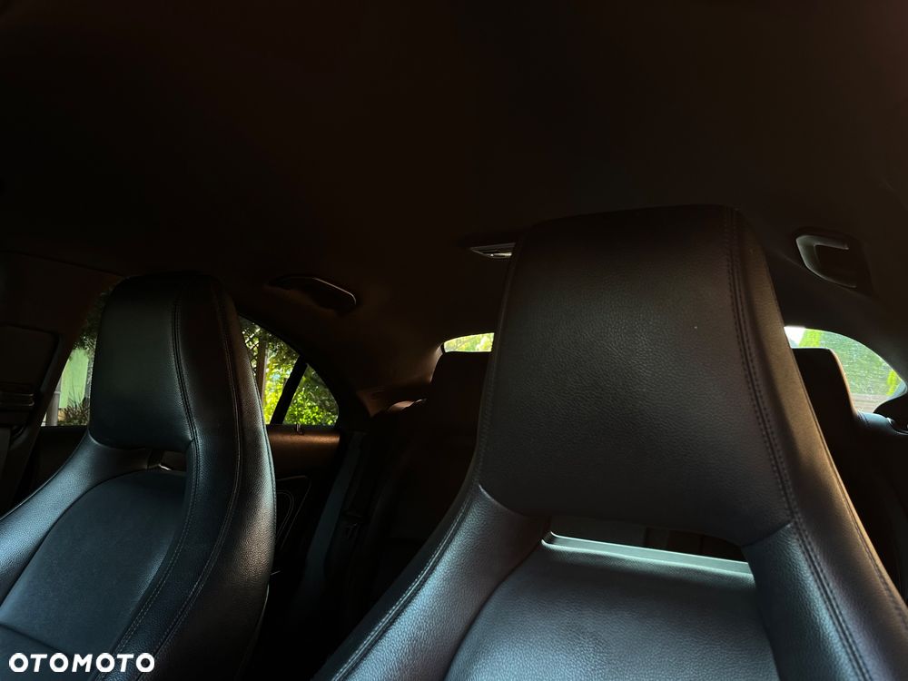 Mercedes-Benz CLA 250 4Matic 7G-DCT - 15