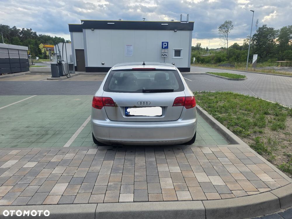 Audi A3 Sportback 2.0 TDI Ambiente - 4