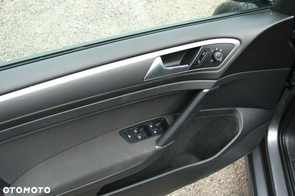 Volkswagen Golf - 12