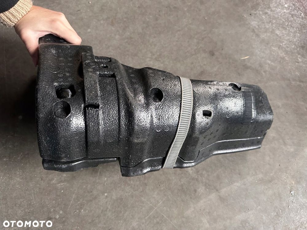 ZESTAW NAPRAWCZY WKŁAD BAGAŻNIKA VW GOLF VIII 8 5H0012115C - 5