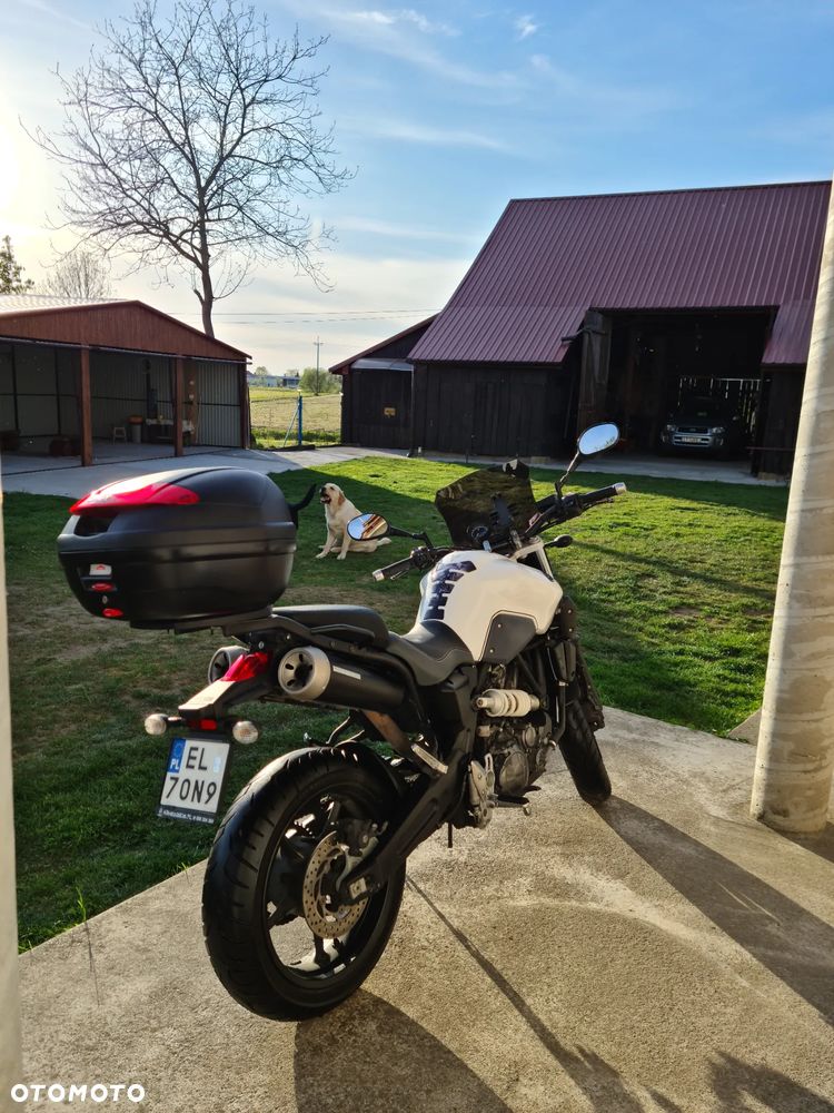 Yamaha MT - 8