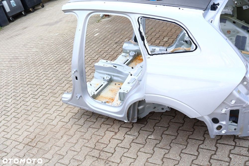 VOLVO XC60 II ĆWIARTKA BŁOTNIK LEWA TYŁ - 1