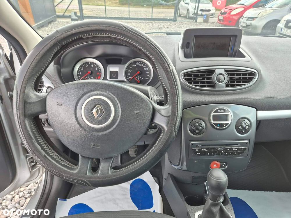 Renault Clio - 27
