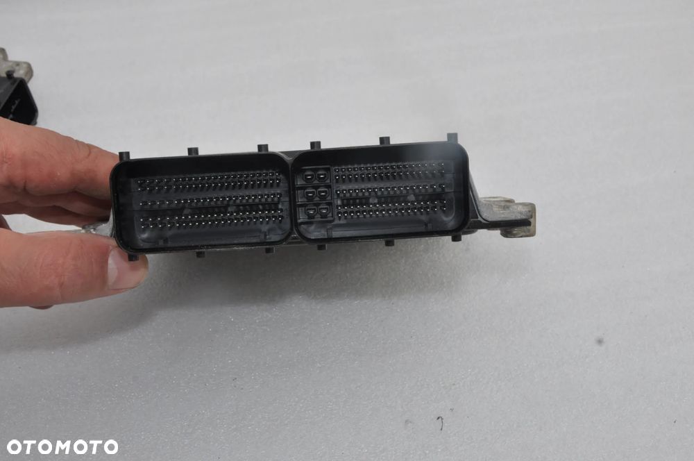 Sterownik Komputer silnika 1J583-59052 Kubota - 2