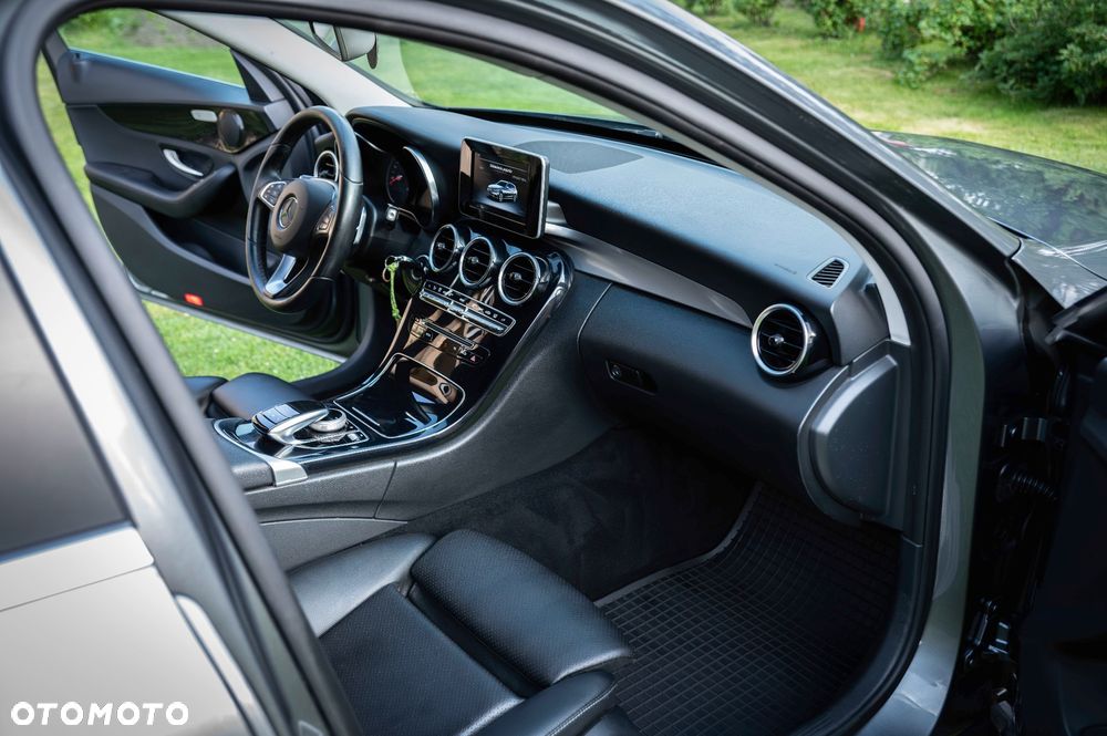 Mercedes-Benz Klasa C 220 d 9G-TRONIC - 13