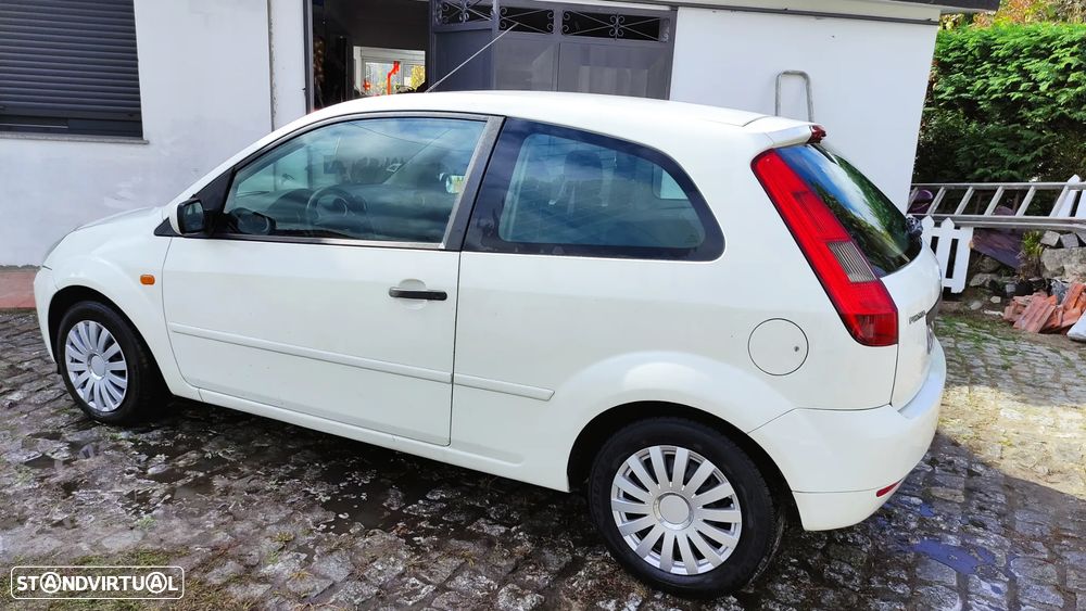 Ford Fiesta - 2