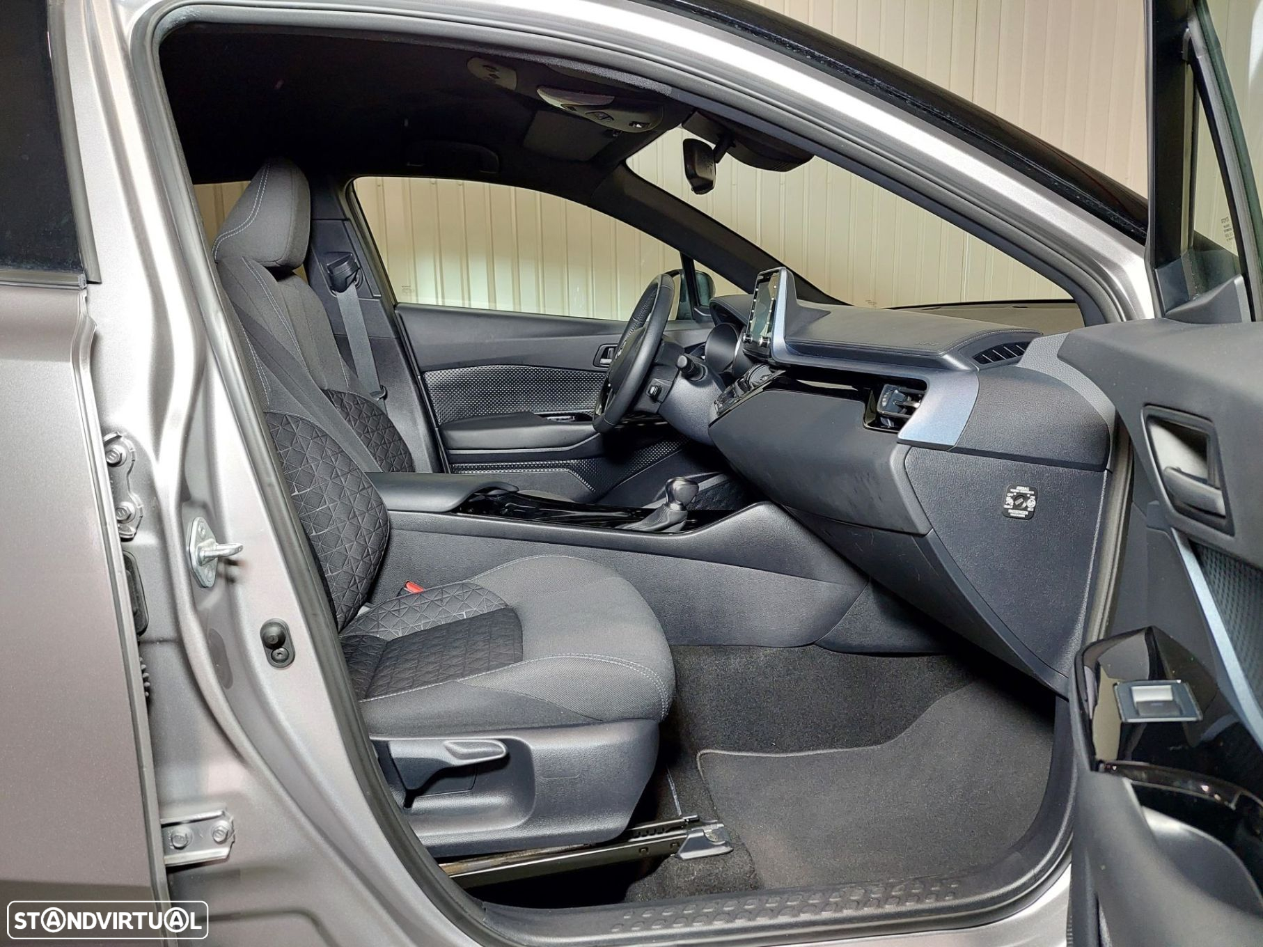 Toyota C-HR - 6