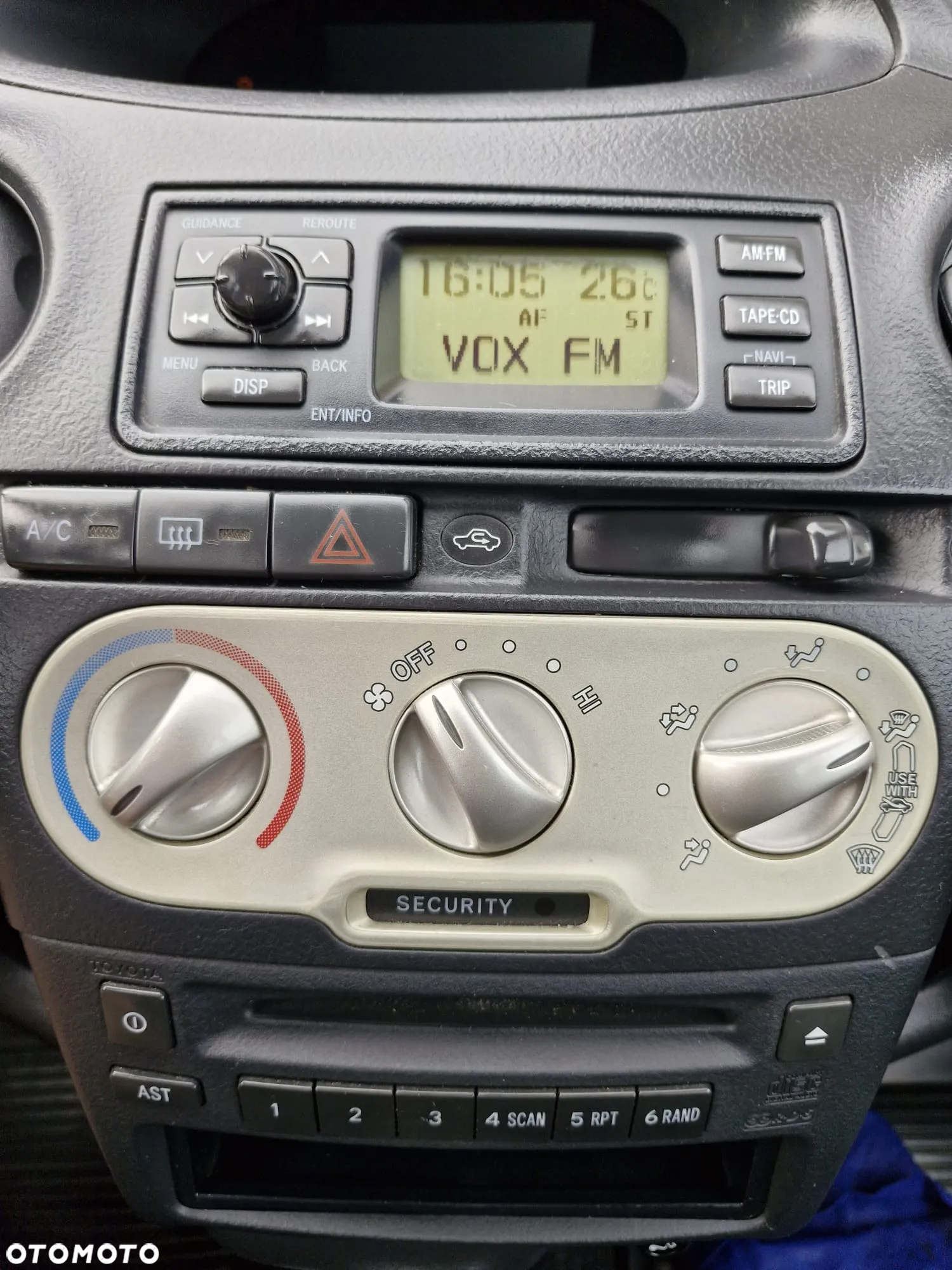 Toyota Yaris 1.3 Blue - 27