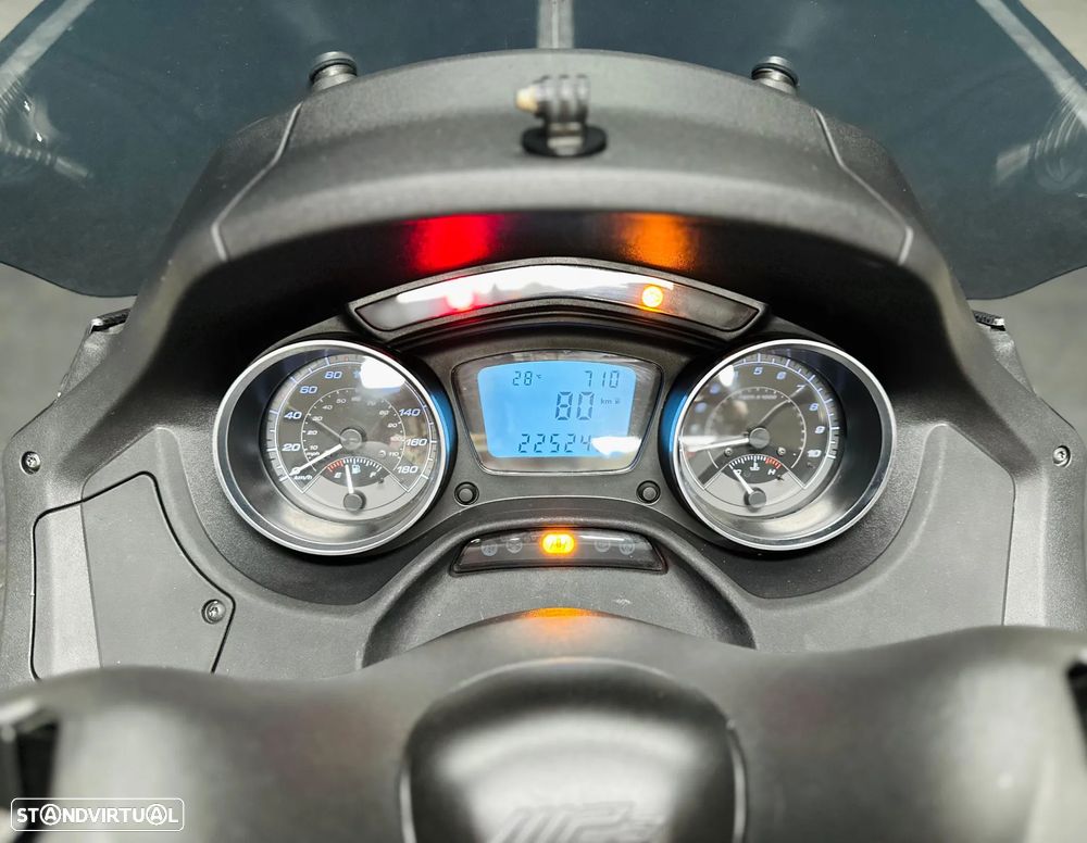 Piaggio MP3 - 16