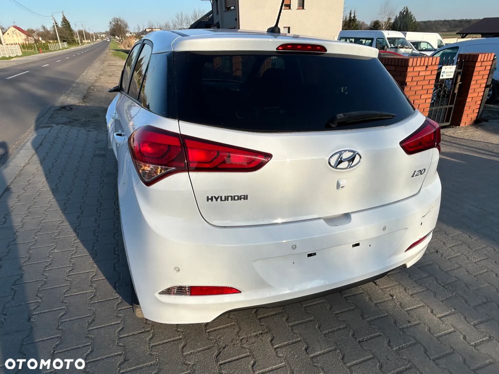 Hyundai i20 - 19