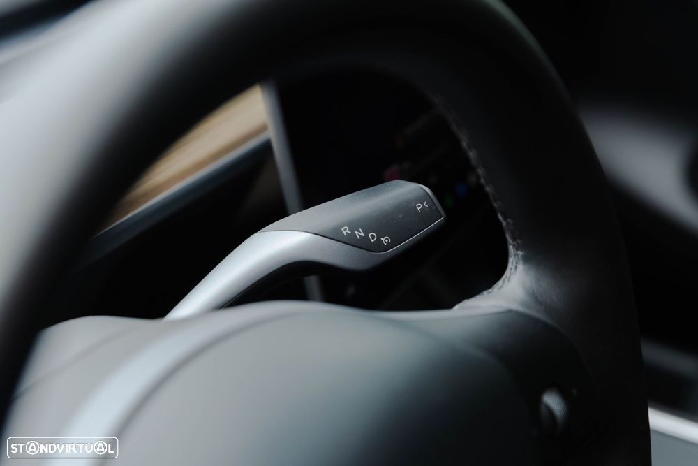 Tesla Model Y Long Range Tração Integral - 17