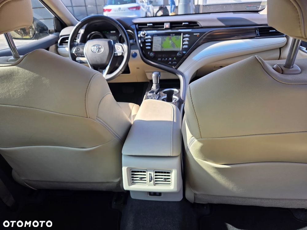 Toyota Camry 2.5 Hybrid Executive CVT - 21