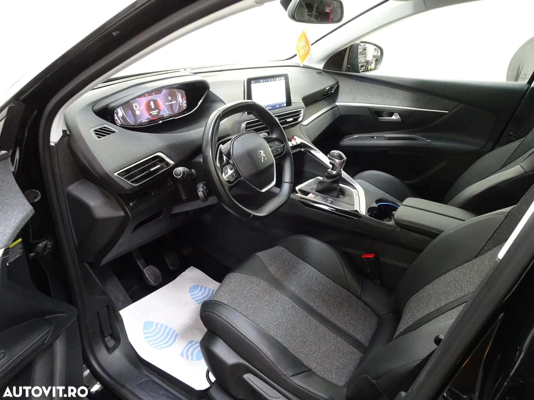Peugeot 3008 1.2 PureTech Turbo S&S Allure - 7