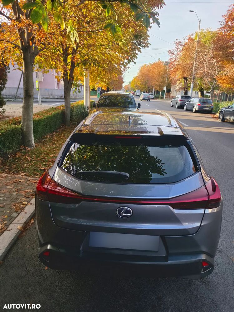 Lexus UX - 7