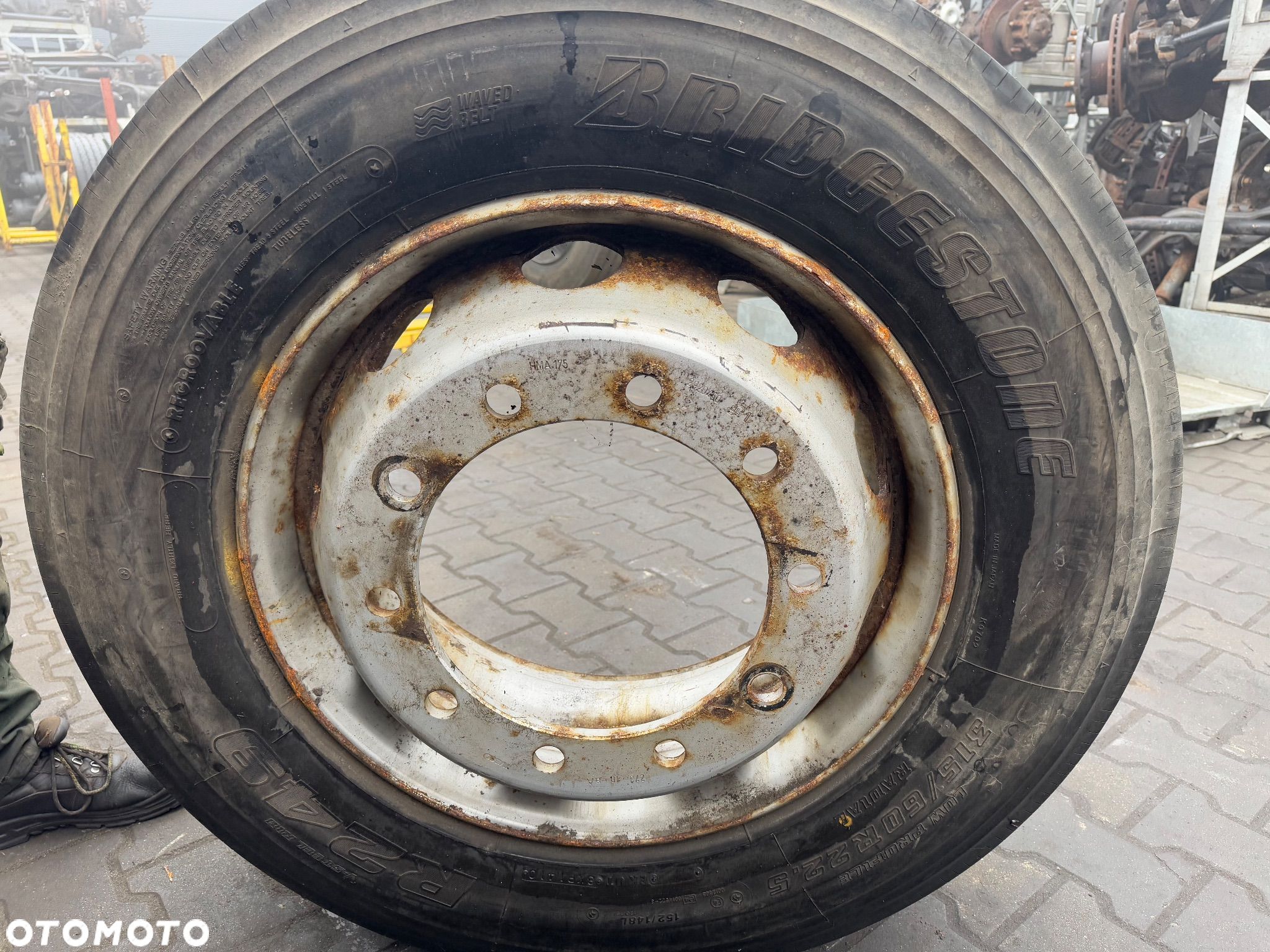 Kompletne koło, felga, opona Bridgestone 315/60 R22,5 - 1