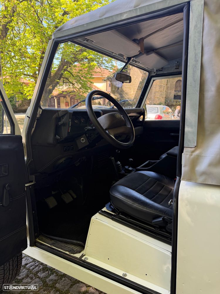 Land Rover Defender 90 2.5 Td5 Soft Top - 8