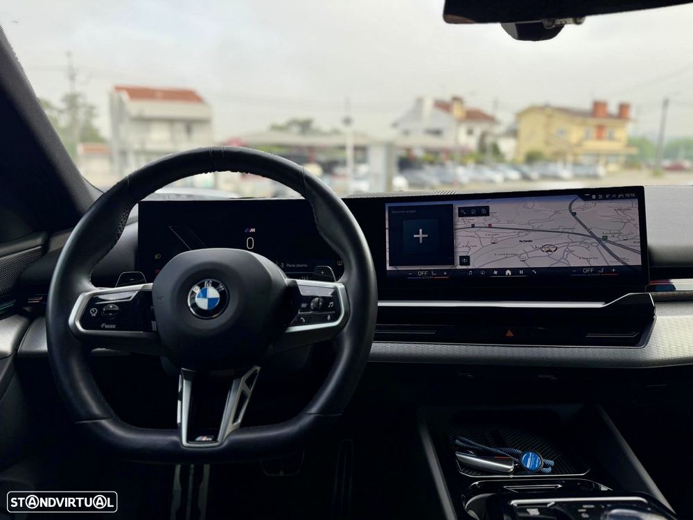 BMW 520 d Pack Desportivo M - 16