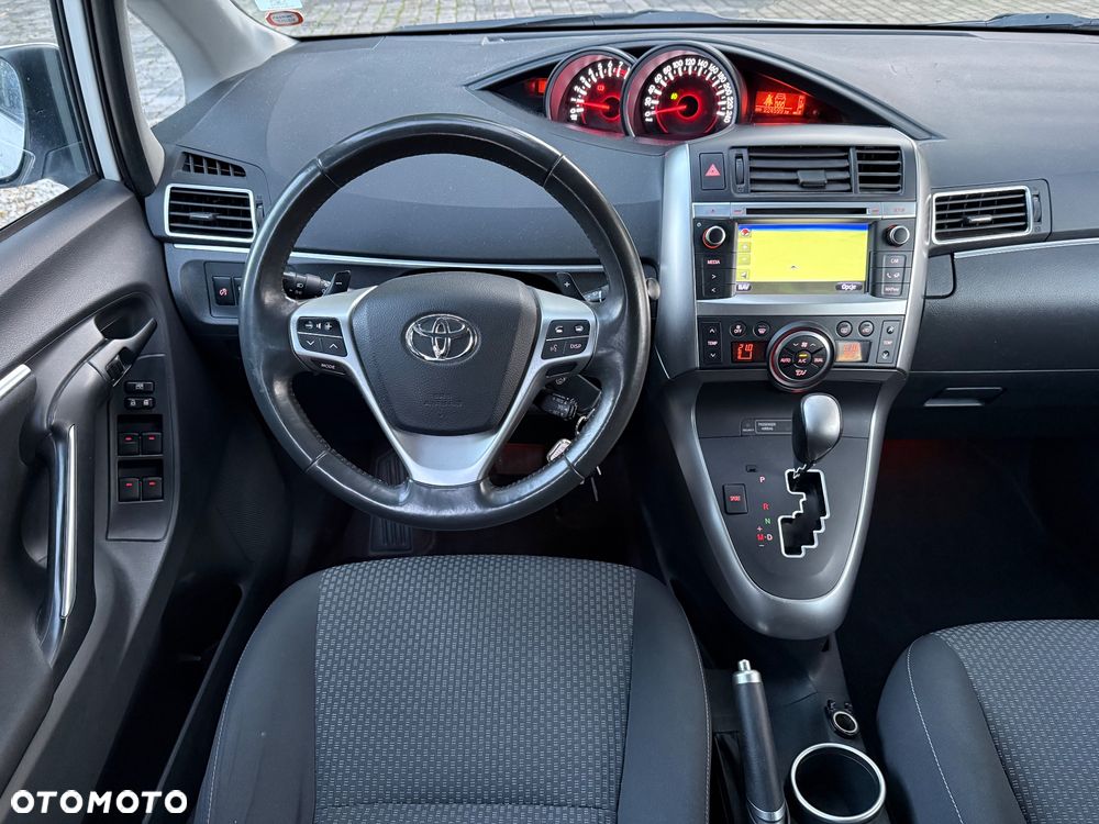 Toyota Verso - 8