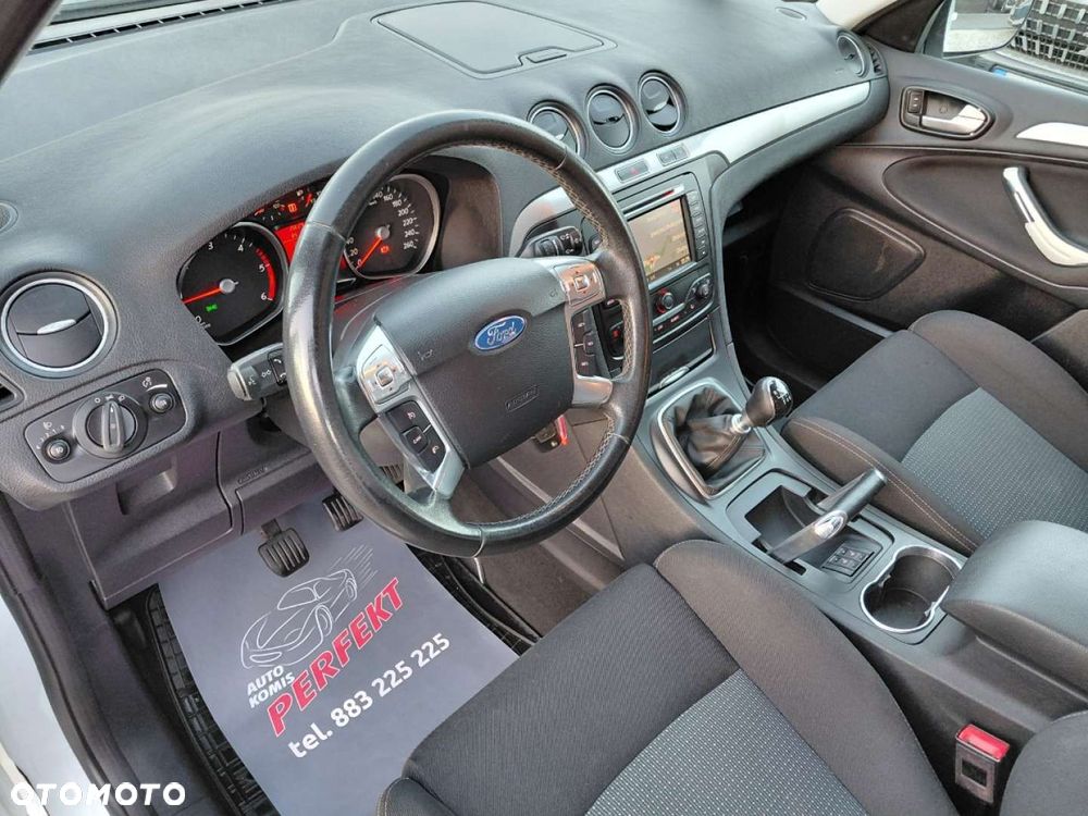 Ford S-Max - 10