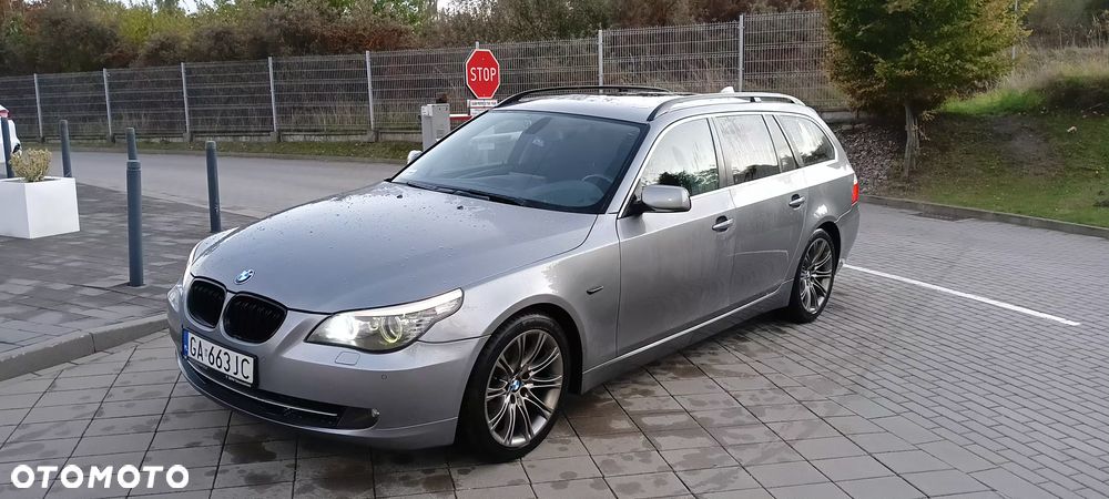 BMW Seria 5 525d Touring - 4