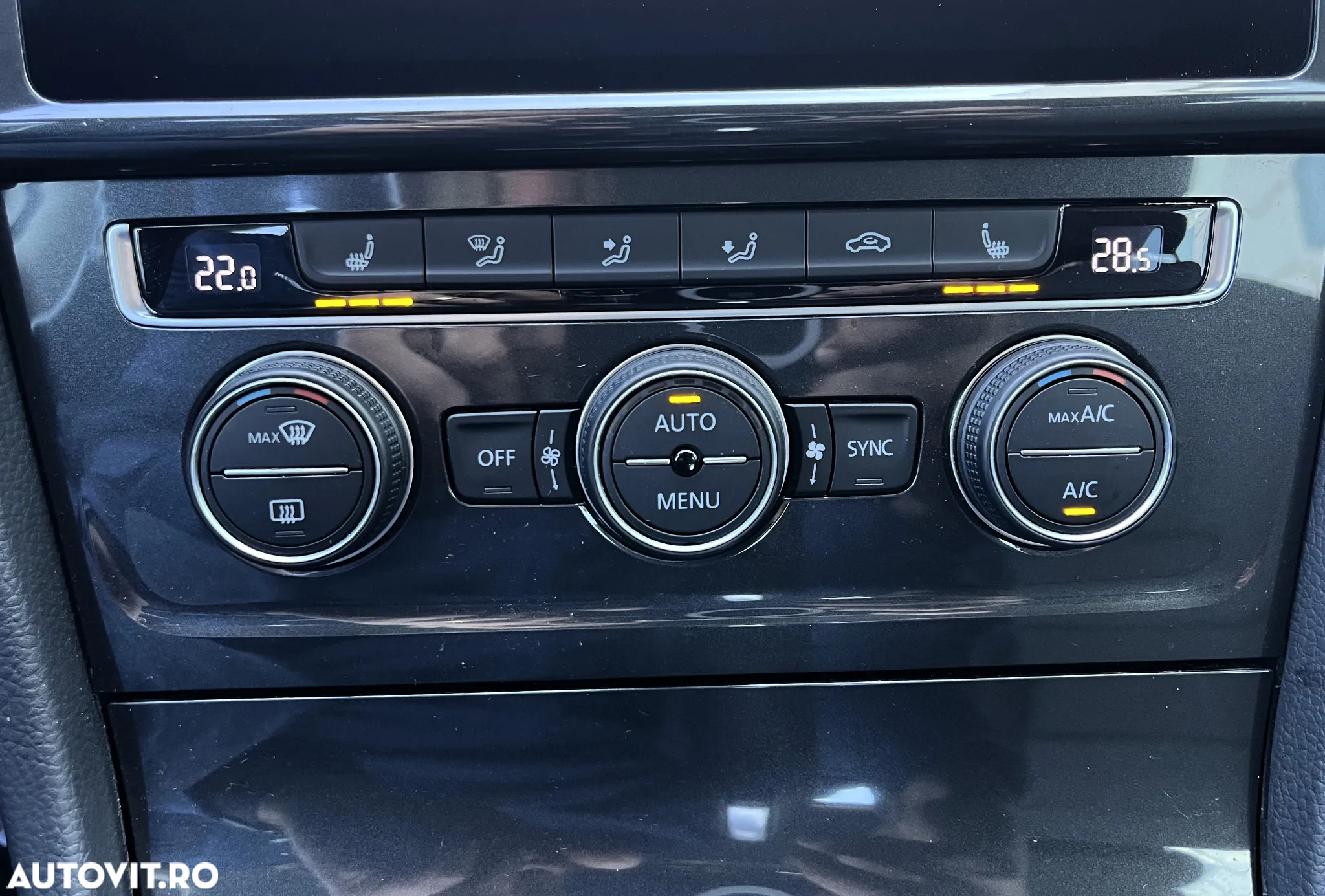 Volkswagen e-Golf - 18