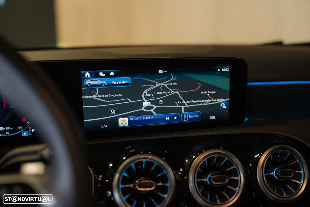 Mercedes-Benz A 250 e 8G-DCT AMG Line - 40