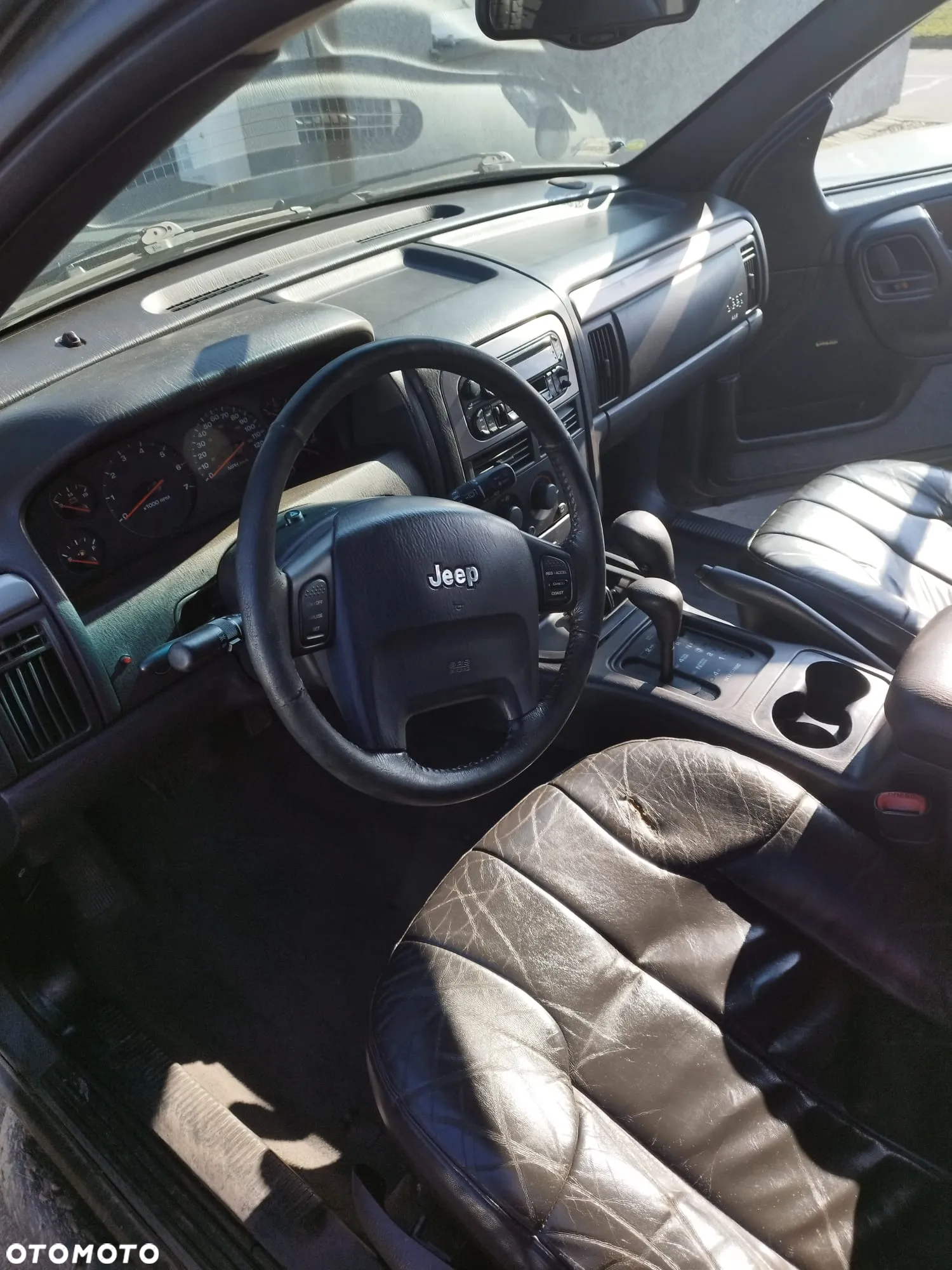 Jeep Grand Cherokee 4.0 Laredo - 13