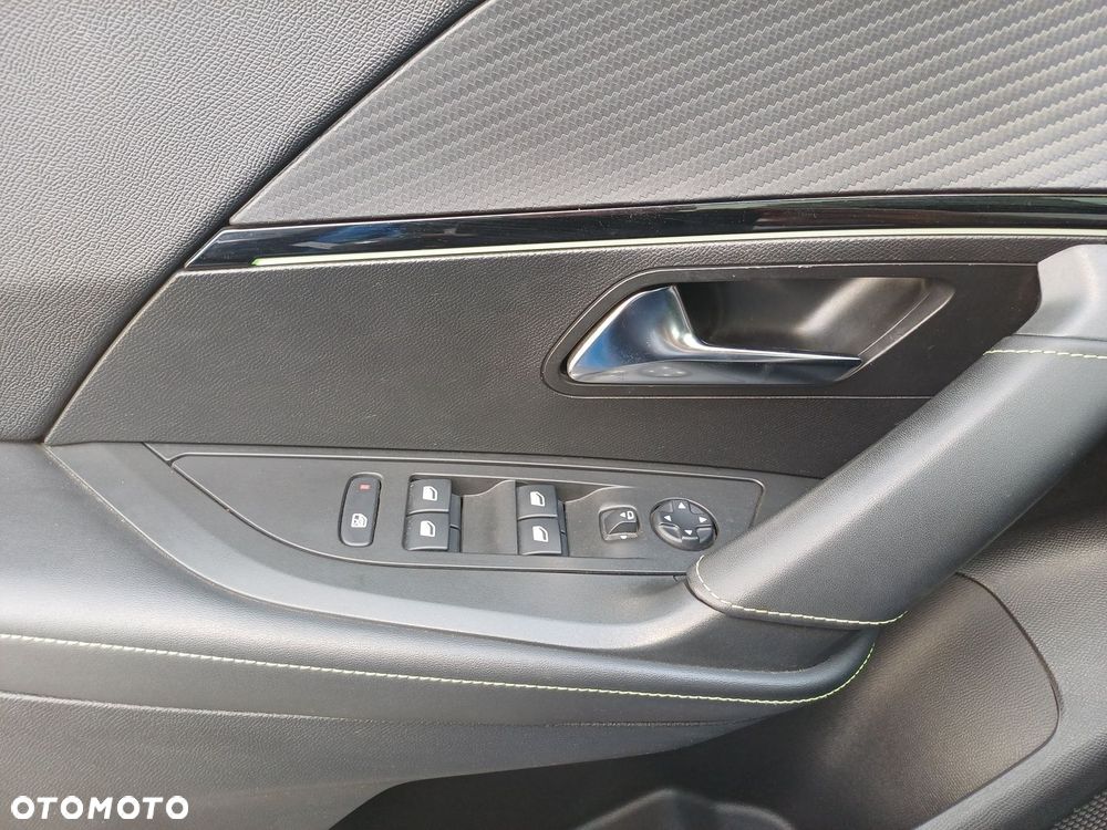 Peugeot 2008 50kWh GT - 26