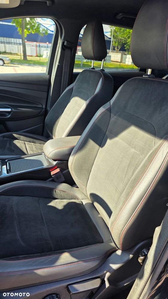 Ford Kuga 2.0 TDCi AWD ST-Line - 22