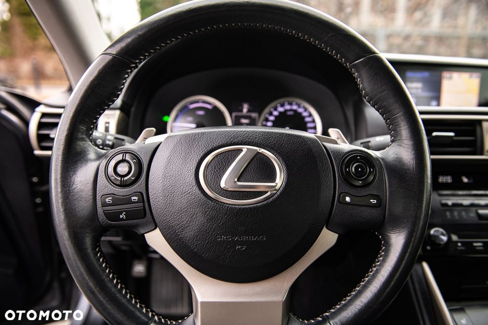 Lexus IS 300h Business - 10